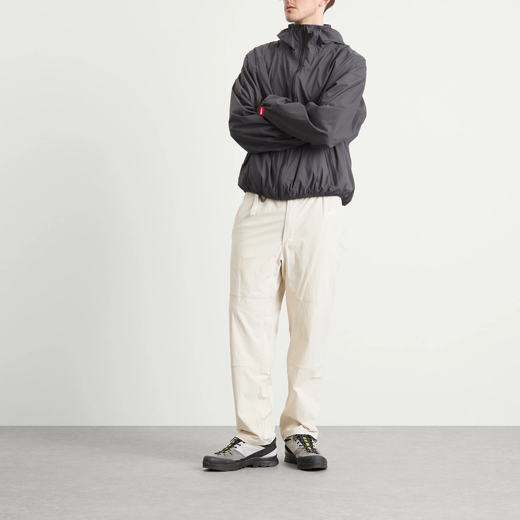 The North Face Men's Redbox Packable Hooded Wind Jacket Obsidian